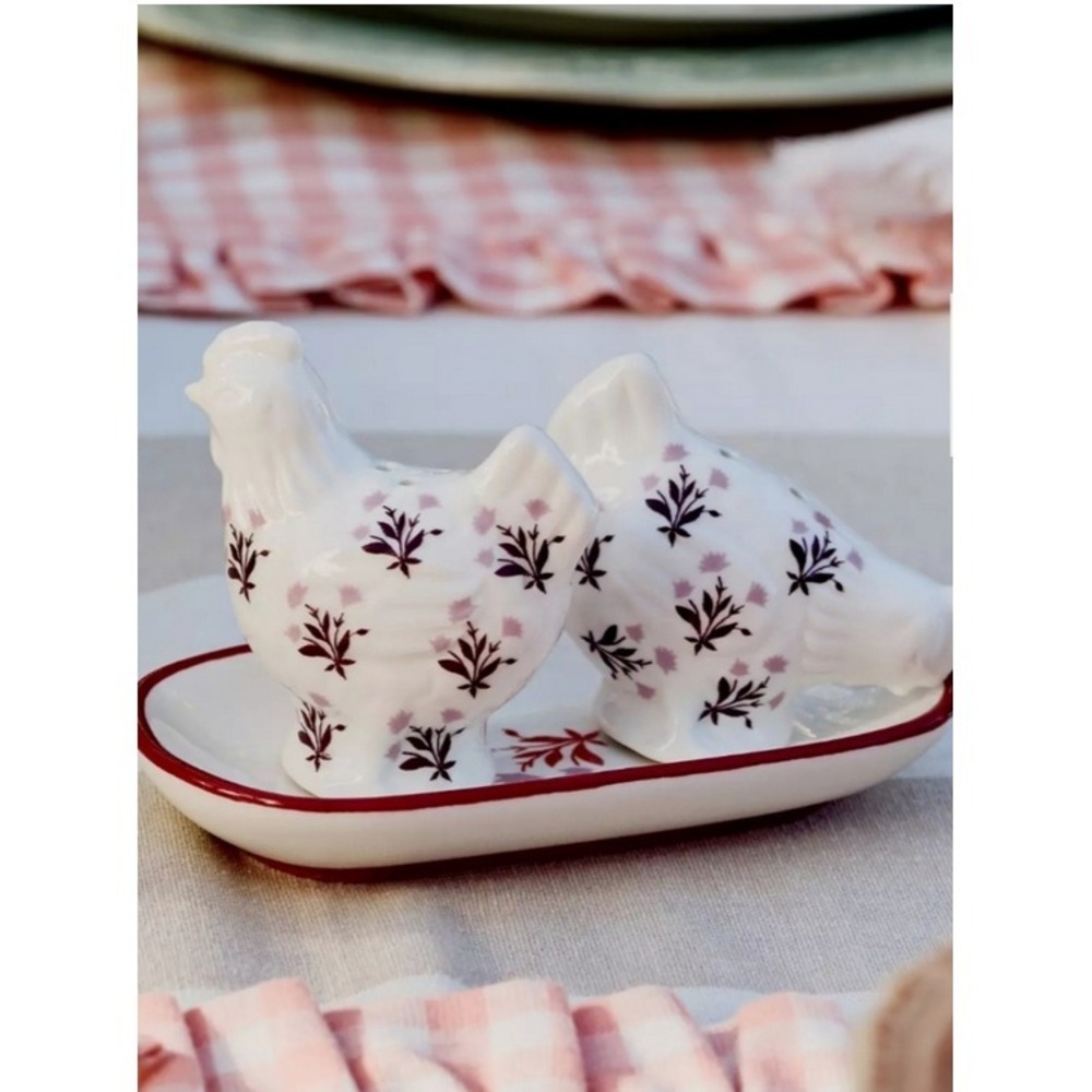 Anthropologie Millie Stoneware Salt & Pepper Shakers Chickens Hand Painted NIB